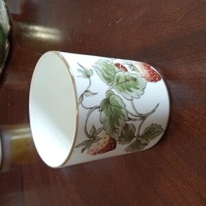Coalport Strawberry small tumbler